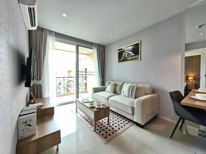 Atlantis Condo Resort 1 Bedroom Condo with model beach, waterfall curtain pool, river bridge, giant ship, or a children's water park. There is also a jacuzzi for adults  with 24 security system 