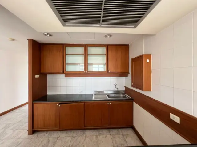 Peak Condo 2 Bedroom Pratumnak Hill with swimming pool, gym, car parking, and 24H security system prime location with easy access to  Bali Hai Pier Pattaya, Cozy Beach, Big Buddha Temple