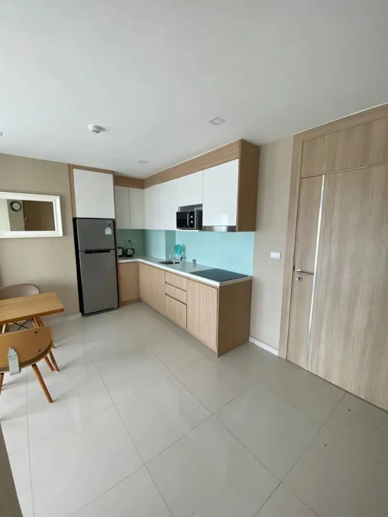  1 bed Condo Wongamat with  range of facilities available, including the reception area, swimming pool, gym, sauna and steam rooms, key card access, and a 24-hour security