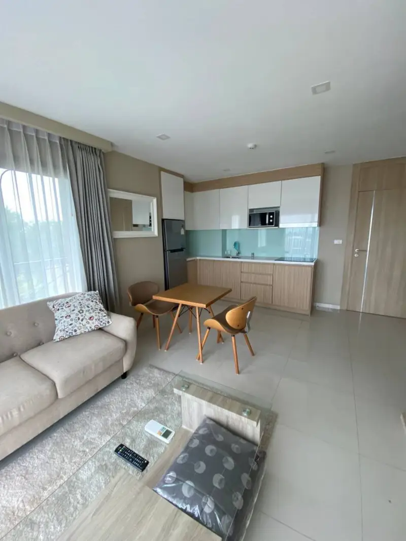  1 bed Condo Wongamat with  range of facilities available, including the reception area, swimming pool, gym, sauna and steam rooms, key card access, and a 24-hour security