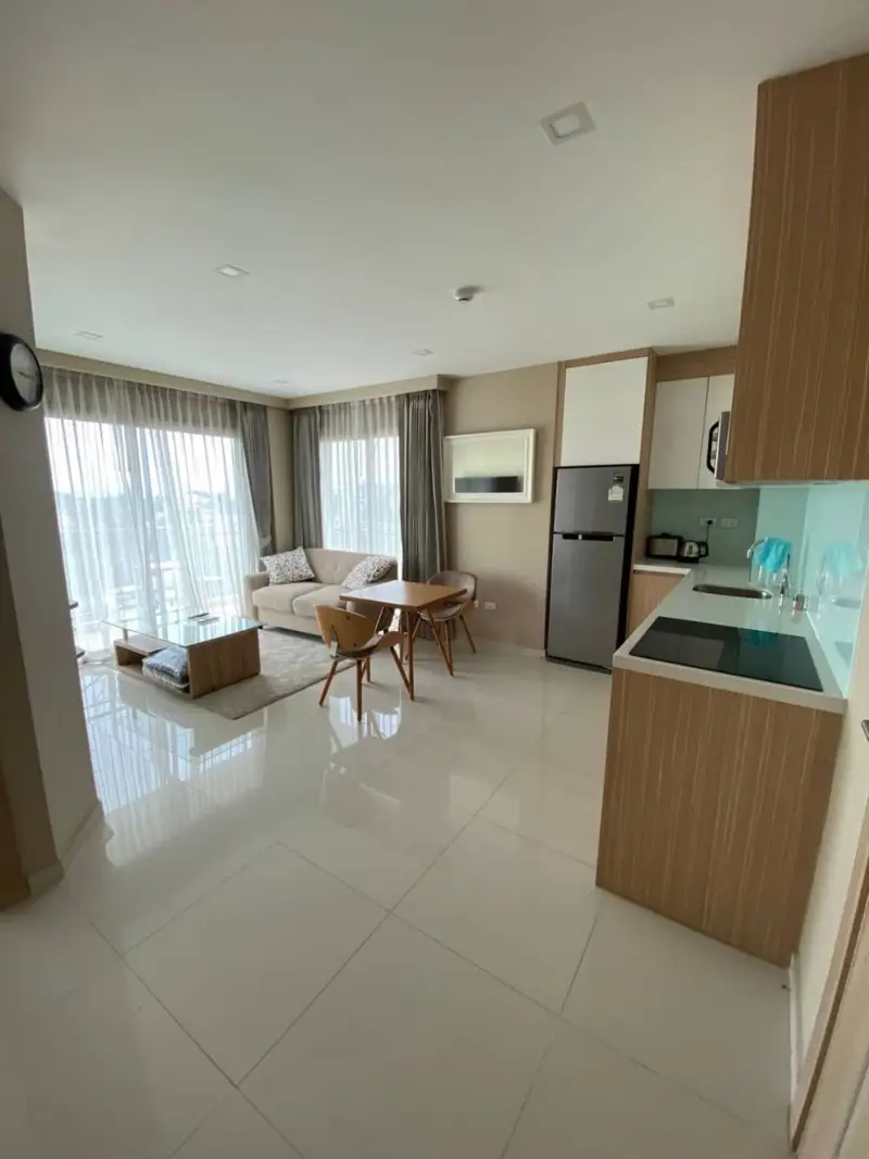  1 bed Condo Wongamat with  range of facilities available, including the reception area, swimming pool, gym, sauna and steam rooms, key card access, and a 24-hour security