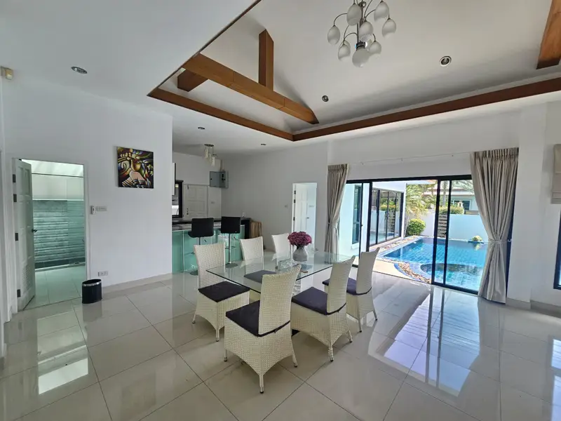 Baan Dusit Pattaya Lake 4 Bedroom for sale