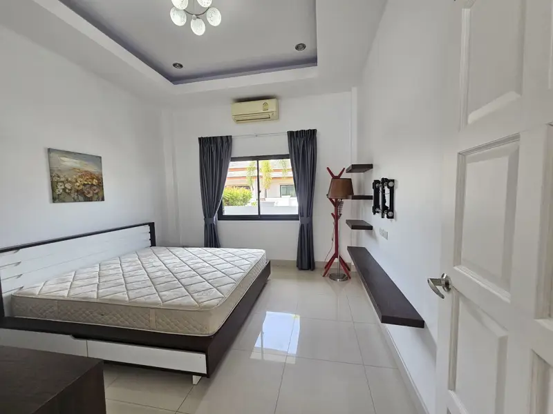 Baan Dusit Pattaya Lake 4 Bedroom for sale