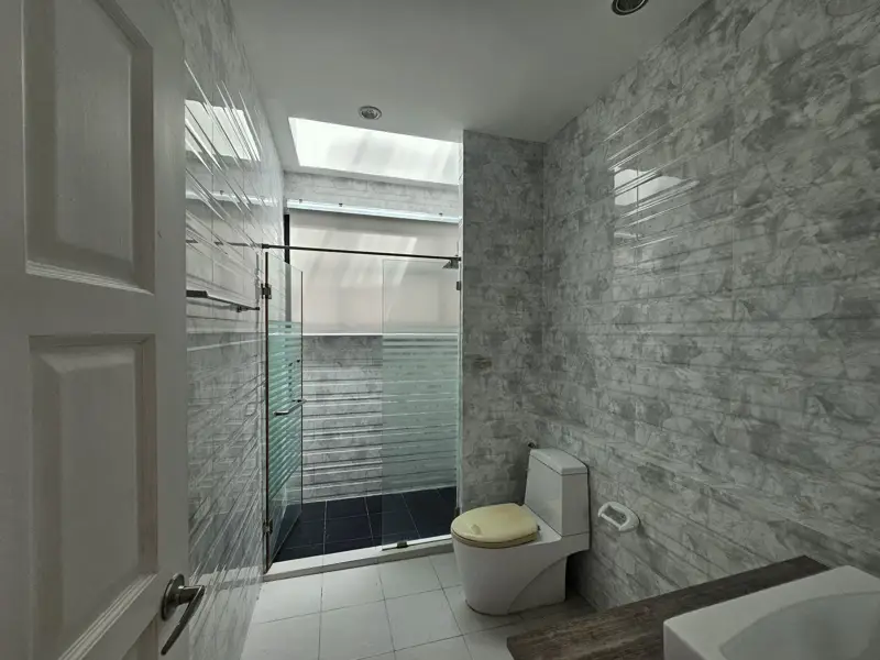 Baan Dusit Pattaya Lake 4 Bedroom for sale