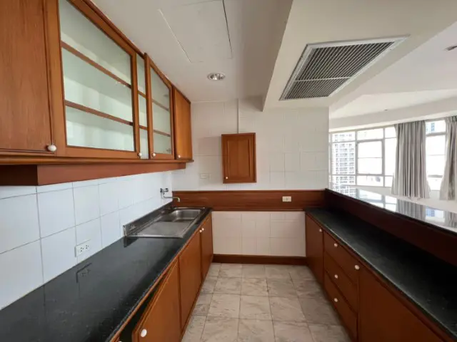 Peak Condo 2 Bedroom Pratumnak Hill with swimming pool, gym, car parking, and 24H security system prime location with easy access to  Bali Hai Pier Pattaya, Cozy Beach, Big Buddha Temple