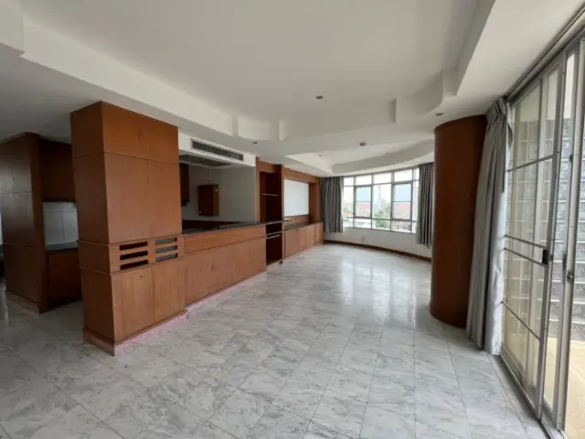 Peak Condo 2 Bedroom Pratumnak Hill with swimming pool, gym, car parking, and 24H security system prime location with easy access to  Bali Hai Pier Pattaya, Cozy Beach, Big Buddha Temple