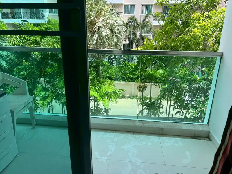 1 bed room condo at Amazon with modern condominium with a large swimming pool and a tropical garden location in the south Pattaya area, only 5 minutes or 1.2 kilometers to Jomtien Beach,