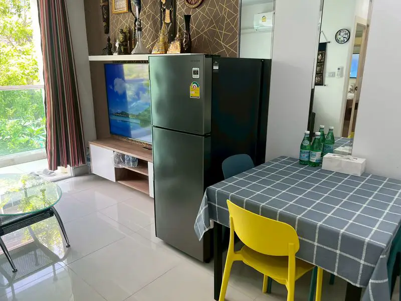 1 bed room condo at Amazon with modern condominium with a large swimming pool and a tropical garden location in the south Pattaya area, only 5 minutes or 1.2 kilometers to Jomtien Beach,