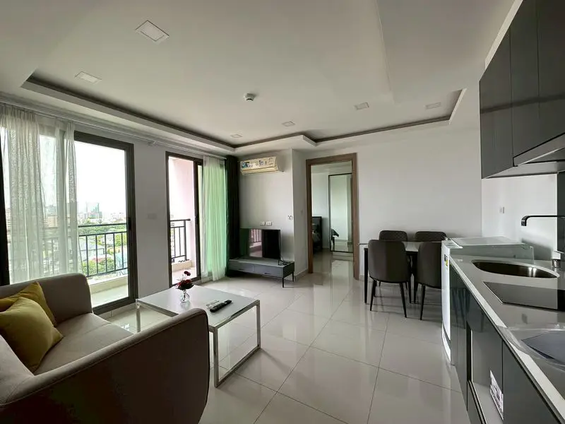  bed condo in the inner-city resort living of Pattaya for total relaxation.