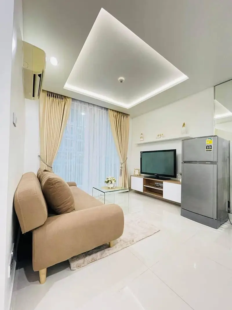 5th floor  View: Pool view Condo for rent at Amazon Residence Jomtien,   Layout: 1 bedroom, 1 bathroom  Size: 35 sq m 