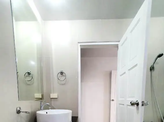  1 bed sea view condo Wongamat with facilities such as a swimming pool, fitness center, BBQ area, and on-site restaurant.