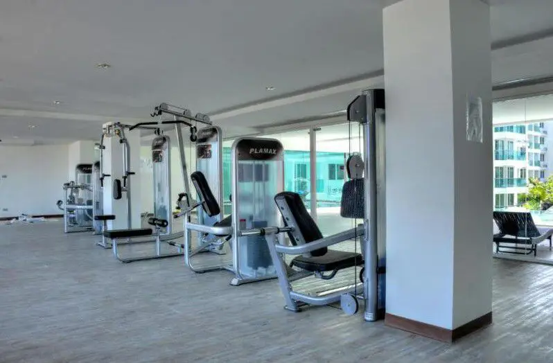 1 bed room condo at Amazon with modern condominium with a large swimming pool and a tropical garden location in the south Pattaya area, only 5 minutes or 1.2 kilometers to Jomtien Beach,