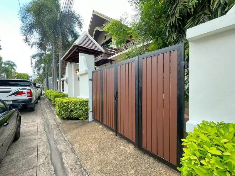 Baan Natcha 3 Bedroom Pattaya house for sale