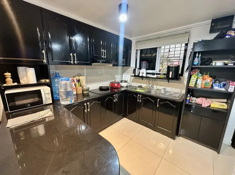 Pool/Garden Access 1 Bedroom Corner Apartment for Sale On Cosy Beach Pratumnak Hill Pattaya.