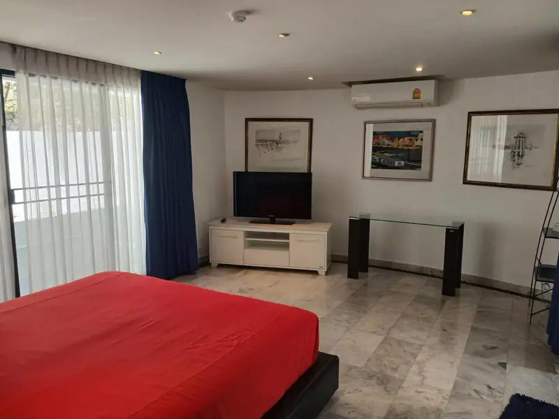 3 bed Duplex sea view beach side condo for sale in central Pattaya