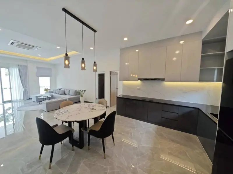 EK Mongkol Village, Jomtien 5 Bedroom house for sale dining