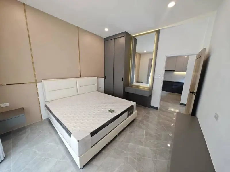 EK Mongkol Village, Jomtien 5 Bedroom house for sale bedroom