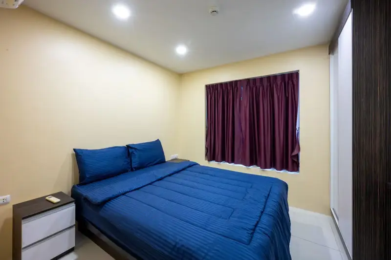  2 bedroom Condo Pratumnak with the following facilities: Swimming pool, Security, Car park and Garden