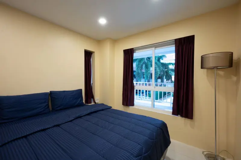  2 bedroom Condo Pratumnak with the following facilities: Swimming pool, Security, Car park and Garden