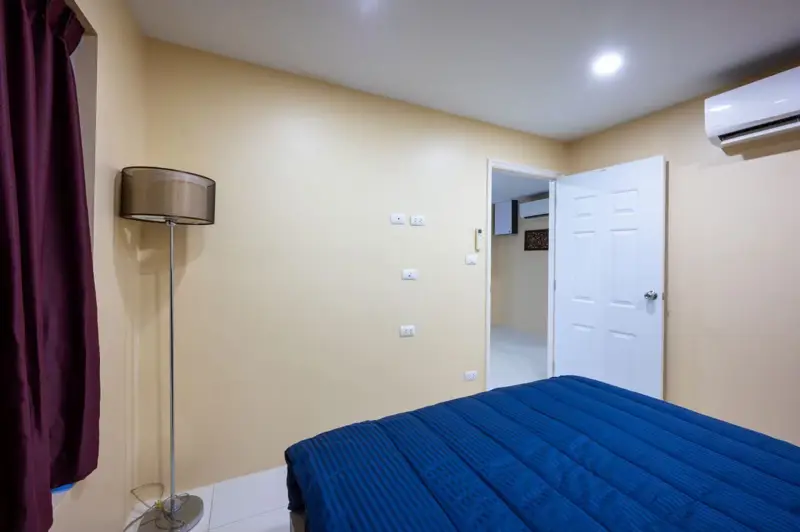  2 bedroom Condo Pratumnak with the following facilities: Swimming pool, Security, Car park and Garden