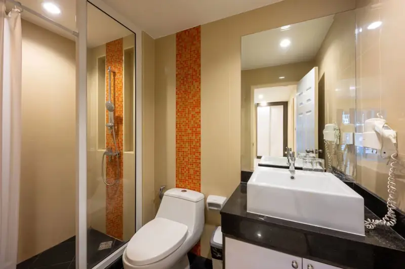  2 bedroom Condo Pratumnak with the following facilities: Swimming pool, Security, Car park and Garden