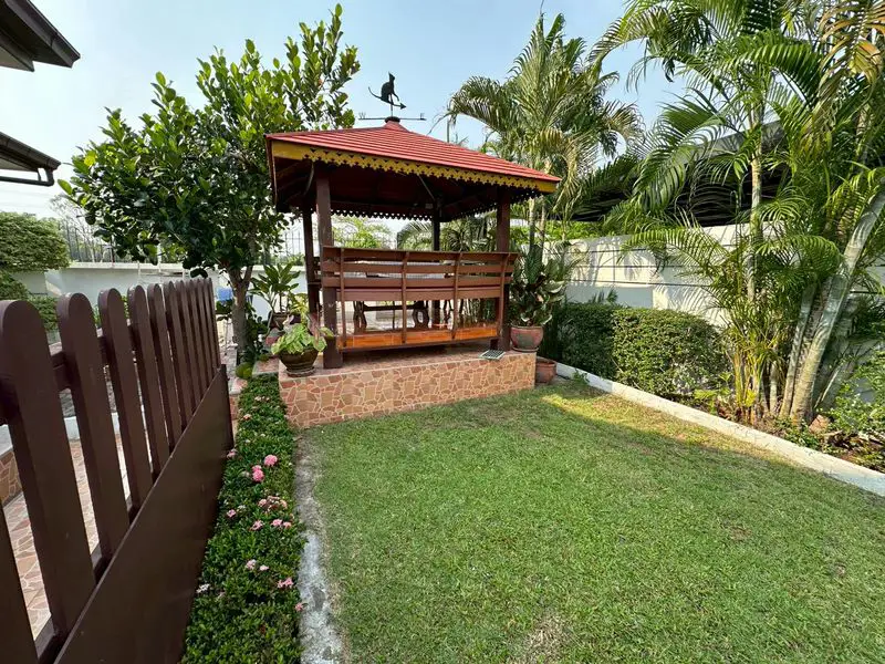 Soi Siam Country Club House for sale Pattaya Tropical 2, with a large open space, perfect for creating your dream garden or even adding a private swimming pool.