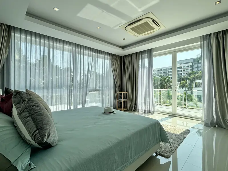 Plam Oasis Villa 4 Bedroom for sale