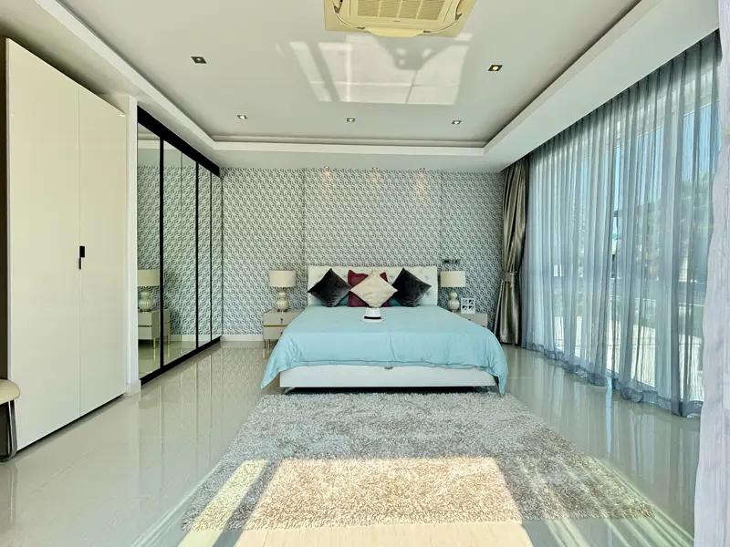 Plam Oasis Villa 4 Bedroom for sale