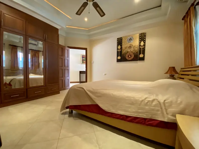 2 Bed spacious Condo Pratumnak with Swimming pool, Gym, Security, Car park and Concierge.