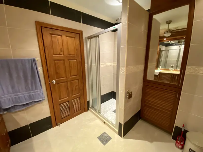 2 Bed spacious Condo Pratumnak with Swimming pool, Gym, Security, Car park and Concierge.