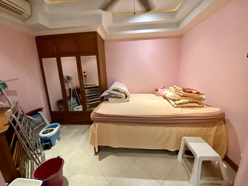 2 Bed spacious Condo Pratumnak with Swimming pool, Gym, Security, Car park and Concierge.