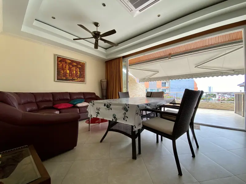 2 Bed spacious Condo Pratumnak with Swimming pool, Gym, Security, Car park and Concierge.