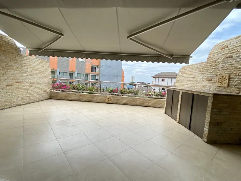 2 Bed spacious Condo Pratumnak with Swimming pool, Gym, Security, Car park and Concierge.