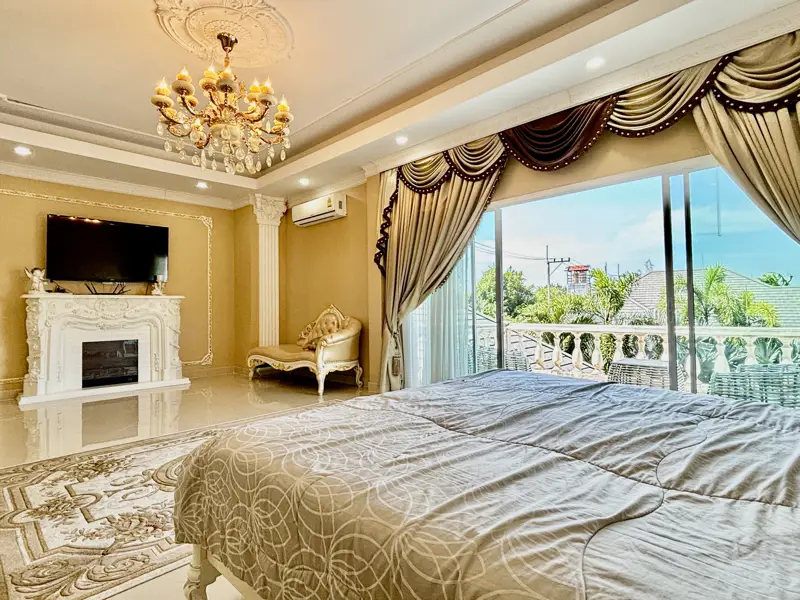 3 bed Pool Villa Huay Yai Pattaya at Baan Dusit Garden at Pattaya, Chonburi has the following facilities: Security and Car park.