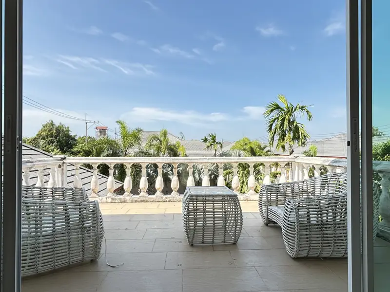 3 bed Pool Villa Huay Yai Pattaya at Baan Dusit Garden at Pattaya, Chonburi has the following facilities: Security and Car park.