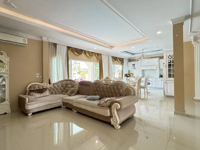 3 bed Pool Villa Huay Yai Pattaya at Baan Dusit Garden at Pattaya, Chonburi has the following facilities: Security and Car park.