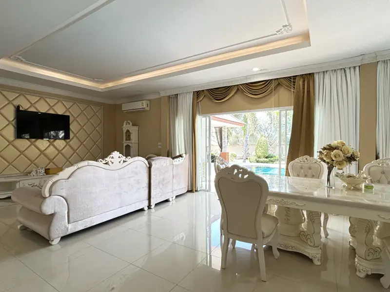 3 bed Pool Villa Huay Yai Pattaya at Baan Dusit Garden at Pattaya, Chonburi has the following facilities: Security and Car park.