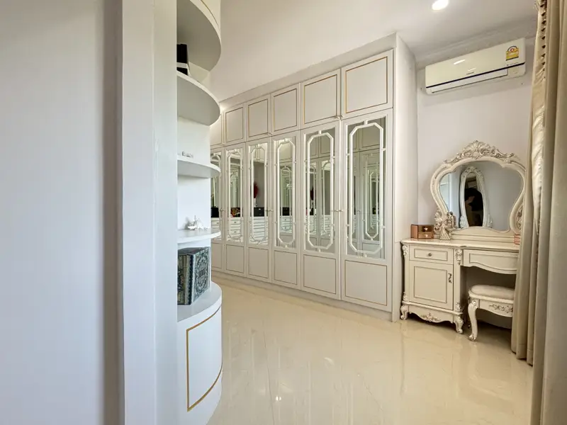 3 bed Pool Villa Huay Yai Pattaya at Baan Dusit Garden at Pattaya, Chonburi has the following facilities: Security and Car park.