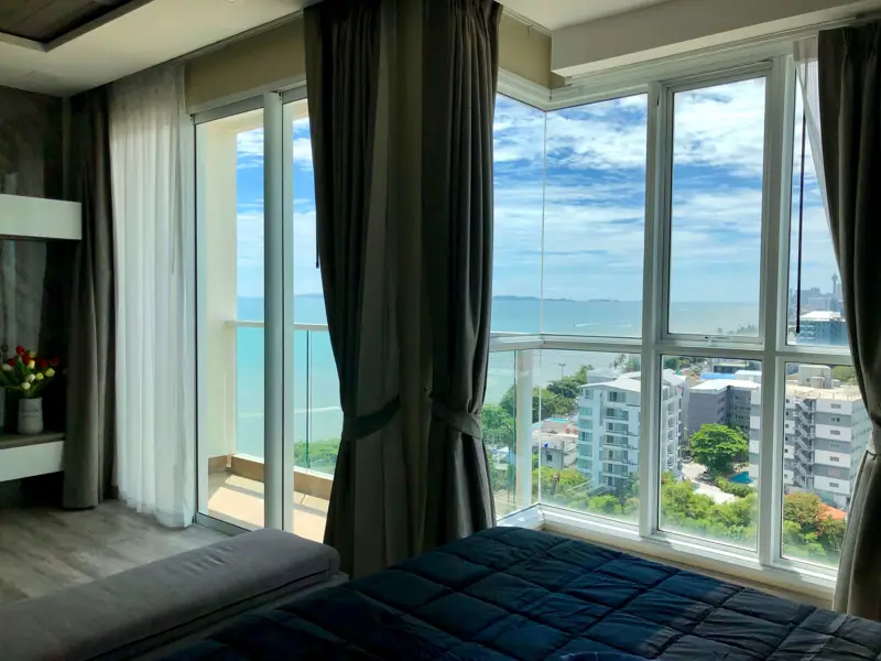 Cetus Beachfront Luxury: 3 Bed Sea View Condo