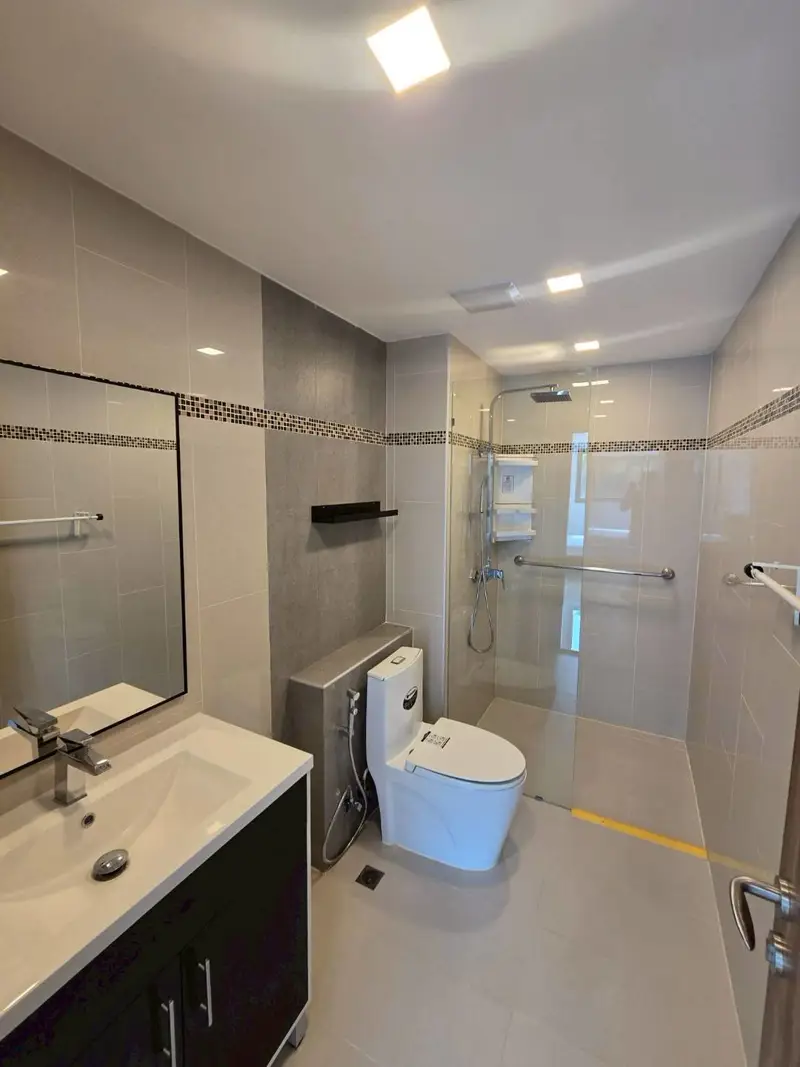 1-bedroom, 1-bathroom condo  Building for sale in  Laguna Beach Maldives Jomtien