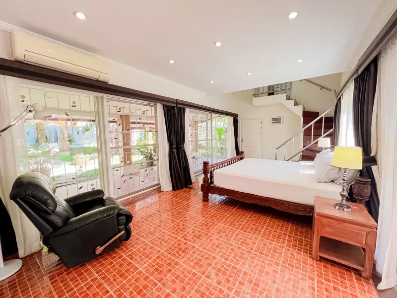 Jomtien Palace - Large Plot -3 Bedrooms - for sale and for rent