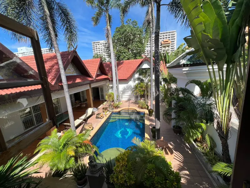 Jomtien Palace - Large Plot -3 Bedrooms - for sale and for rent