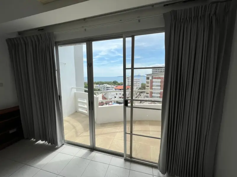 Peak Condo 2 Bedroom Pratumnak Hill with swimming pool, gym, car parking, and 24H security system prime location with easy access to  Bali Hai Pier Pattaya, Cozy Beach, Big Buddha Temple