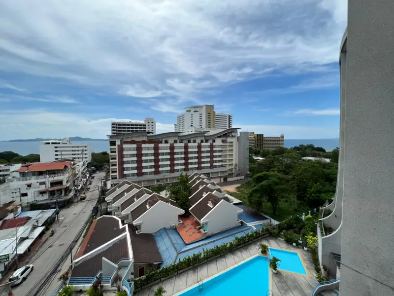 Peak Condo 2 Bedroom Pratumnak Hill with swimming pool, gym, car parking, and 24H security system prime location with easy access to  Bali Hai Pier Pattaya, Cozy Beach, Big Buddha Temple