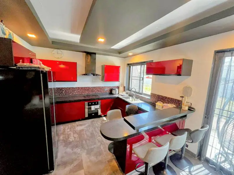 5 bed Pool Villa Pratumnak  ultra-modern and offers 2 separate apartments with 2 and 3 bedrooms each.