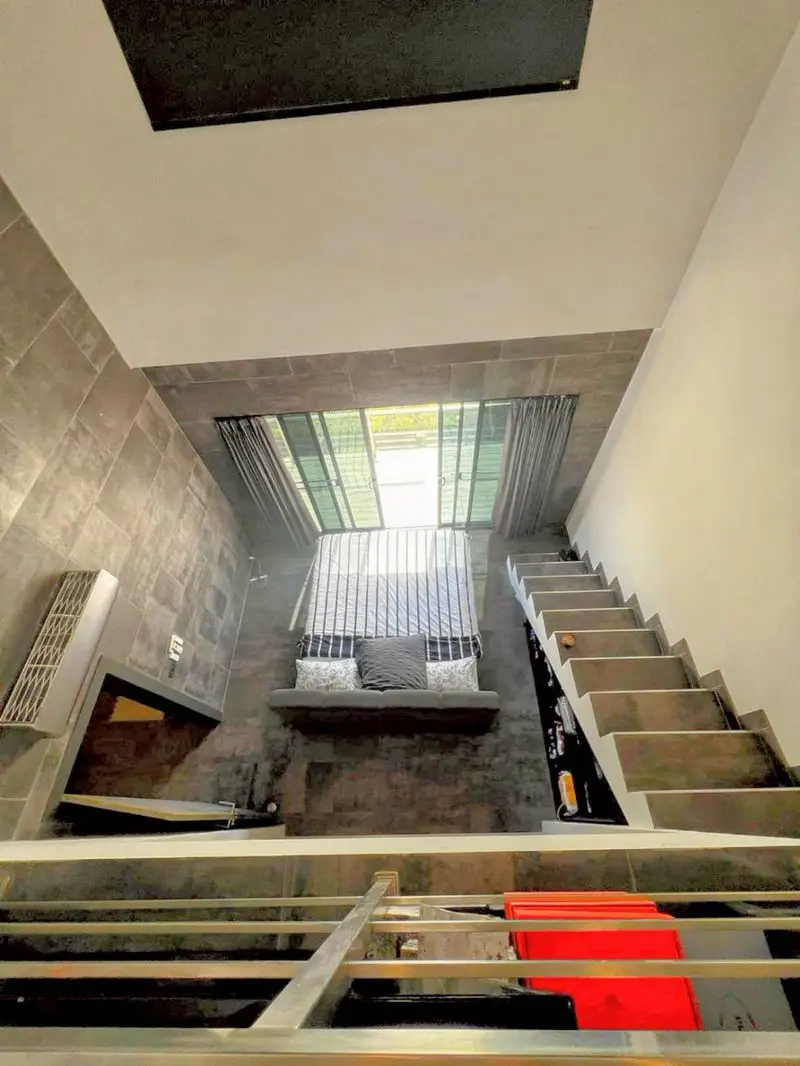 5 bed Pool Villa Pratumnak  ultra-modern and offers 2 separate apartments with 2 and 3 bedrooms each.