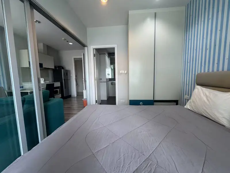 1 bed condo condo at Centric Sea in Pattaya's heart, facing the sea, and decorated in resort-style. Near  malls such as Central Festival Pattaya Beach, and only 500 meters to Pattaya Beach.