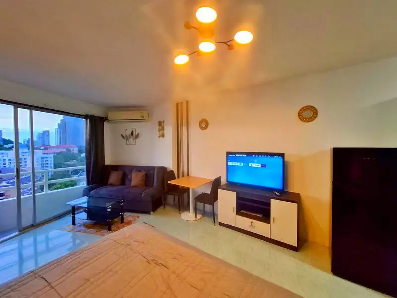 Quality condominium for rent with an extensive range of facilities , including; pool , gym and  fully equipped kitchen, the living rooms, tastefully decorated.