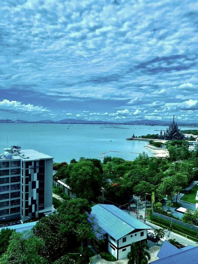 2 bed Condo The Palm Beachfront condominium Wongamat  sea views of Pattaya Golf,  all units are fully furnished with the balcony allowing a panoramic sea view