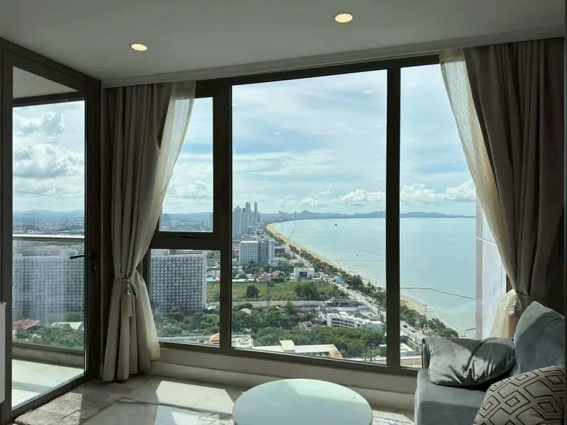 Copacabana Jomtien 1 Bedroom  Condo with Swimming pool, Gym, Internet, Security, Car park, Garden, Sauna, Children's area and Elevator.